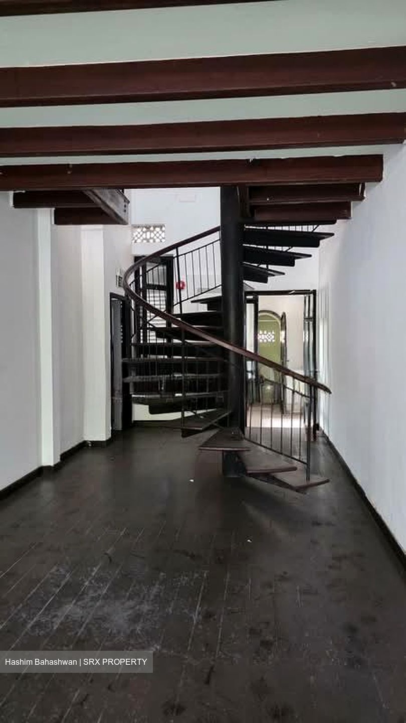 Kandahar Street (D7), Office #549528901